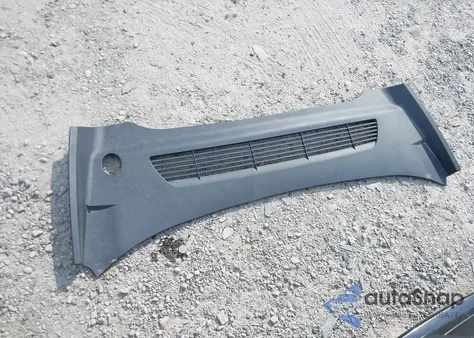 2023 Tesla Model Y Awd/Long Range Dual Motor All-Wheel Drive z USA, uszkodzony, nr VIN 7SAYGDEE8PA055902